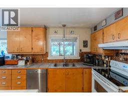 Kitchen - 5467 Sawmill Road, Oliver, BC V0H1T9 Photo 12