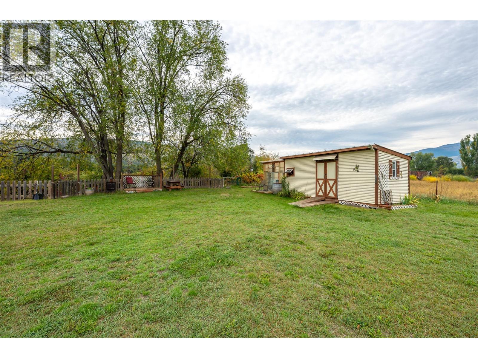 5467 Sawmill Road, Oliver