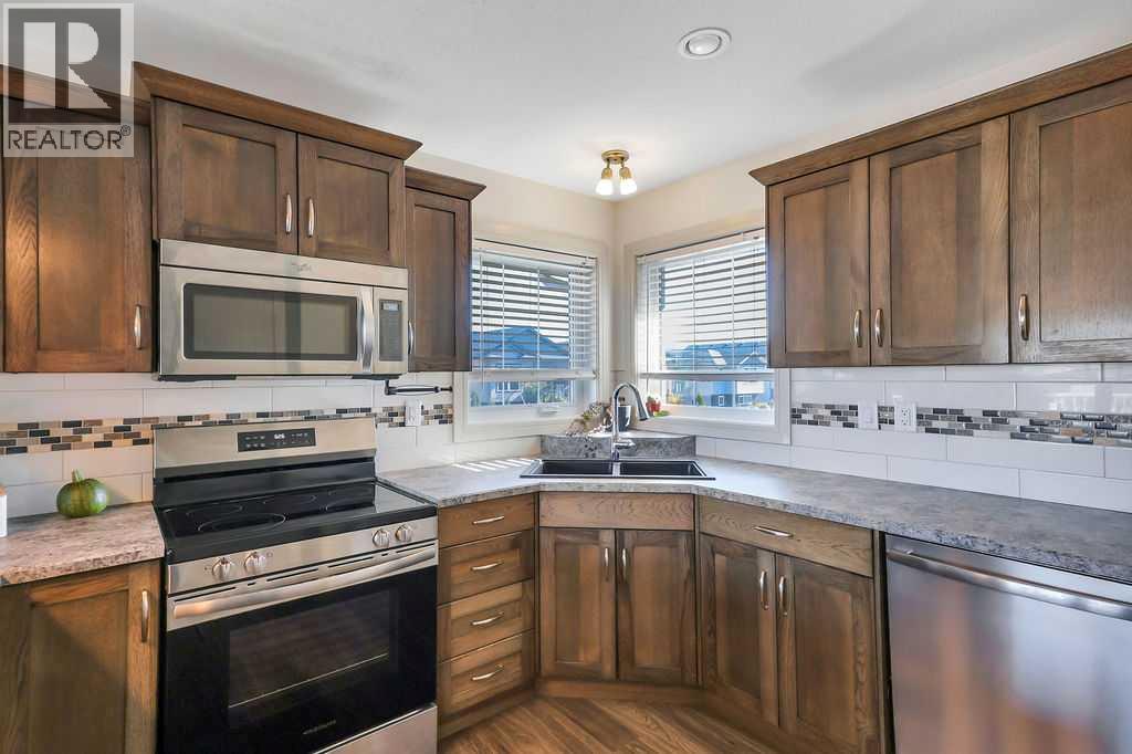 Listing photo – 1 Cambridge Close, Blackfalds