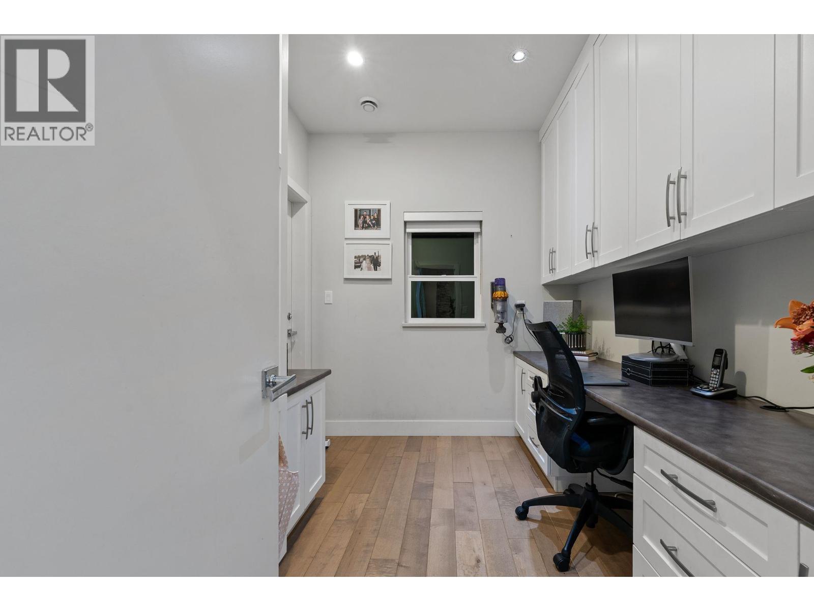 2775 LYNDENE ROAD, North Vancouver