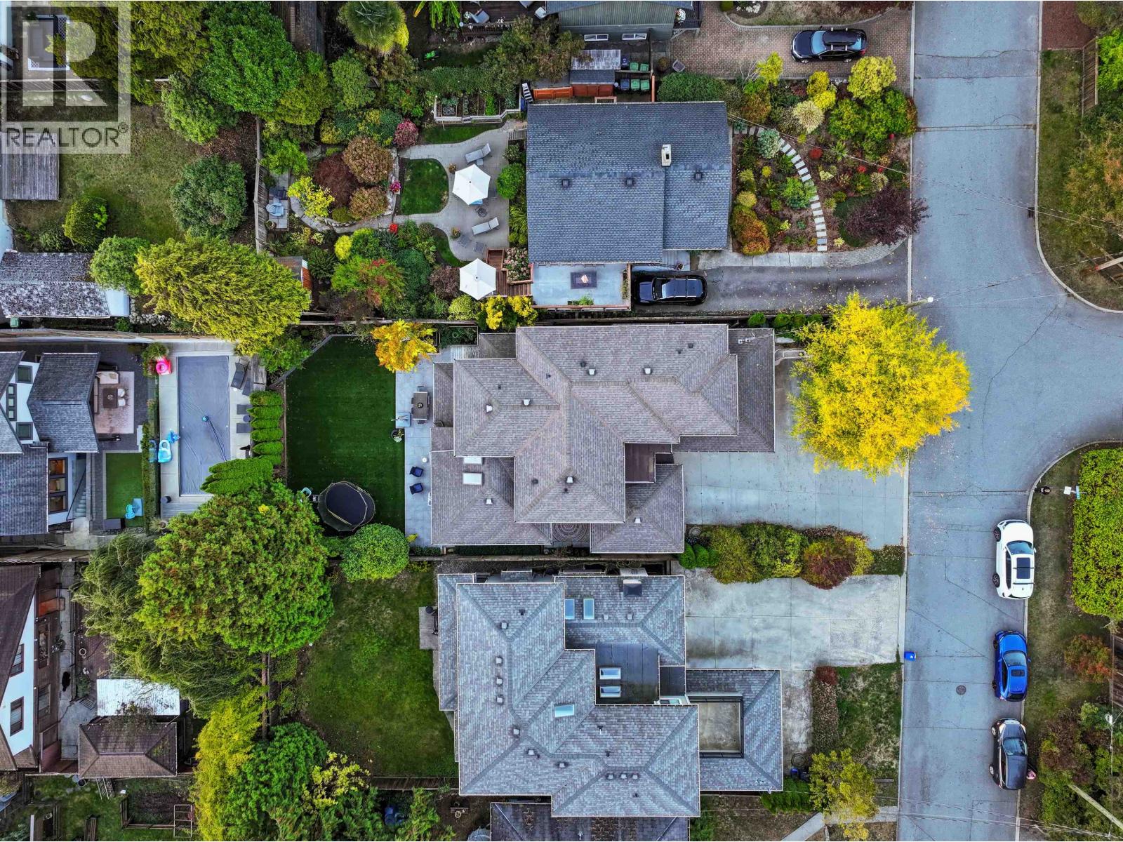 2775 LYNDENE ROAD, North Vancouver