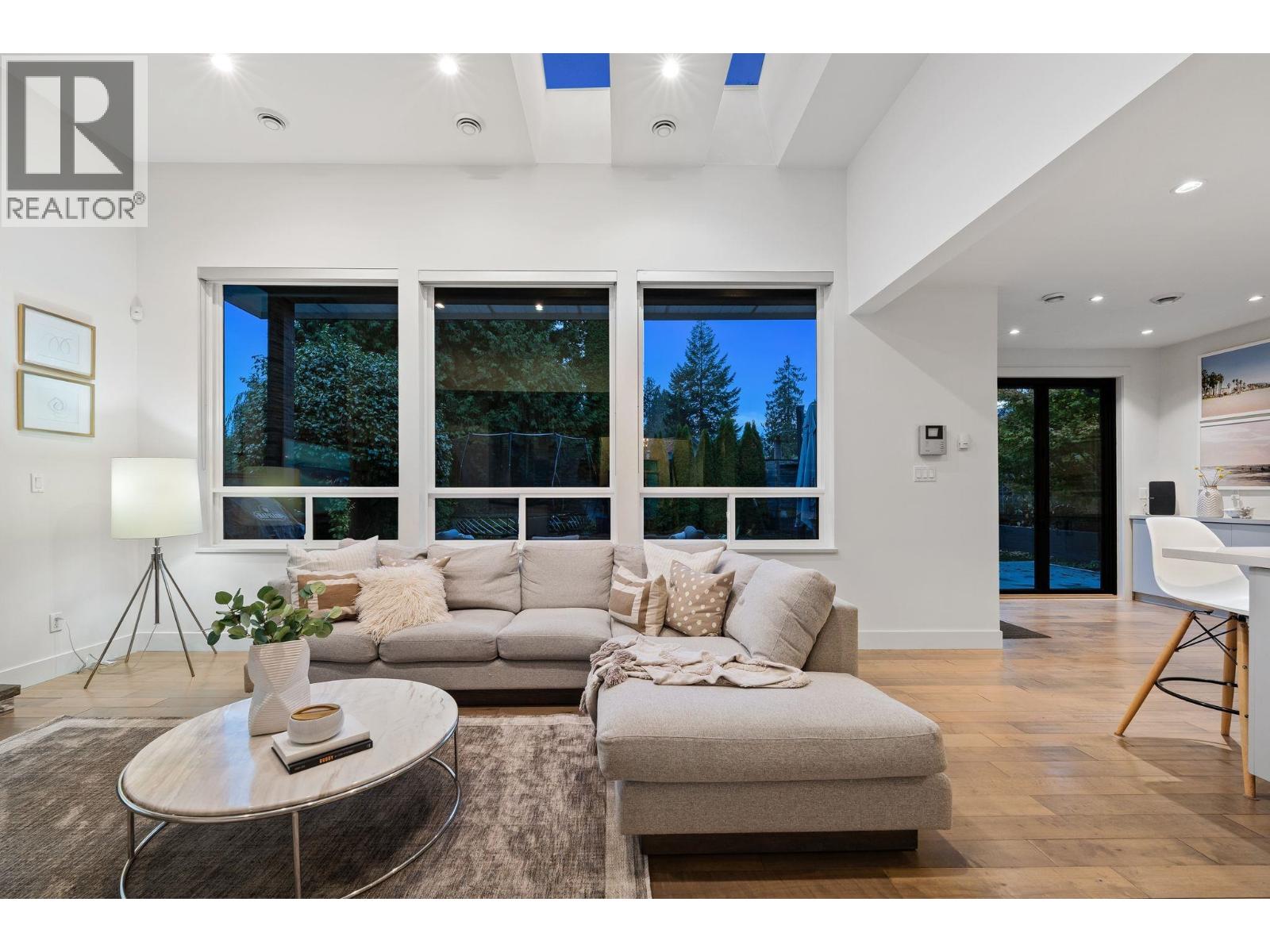 2775 LYNDENE ROAD, North Vancouver