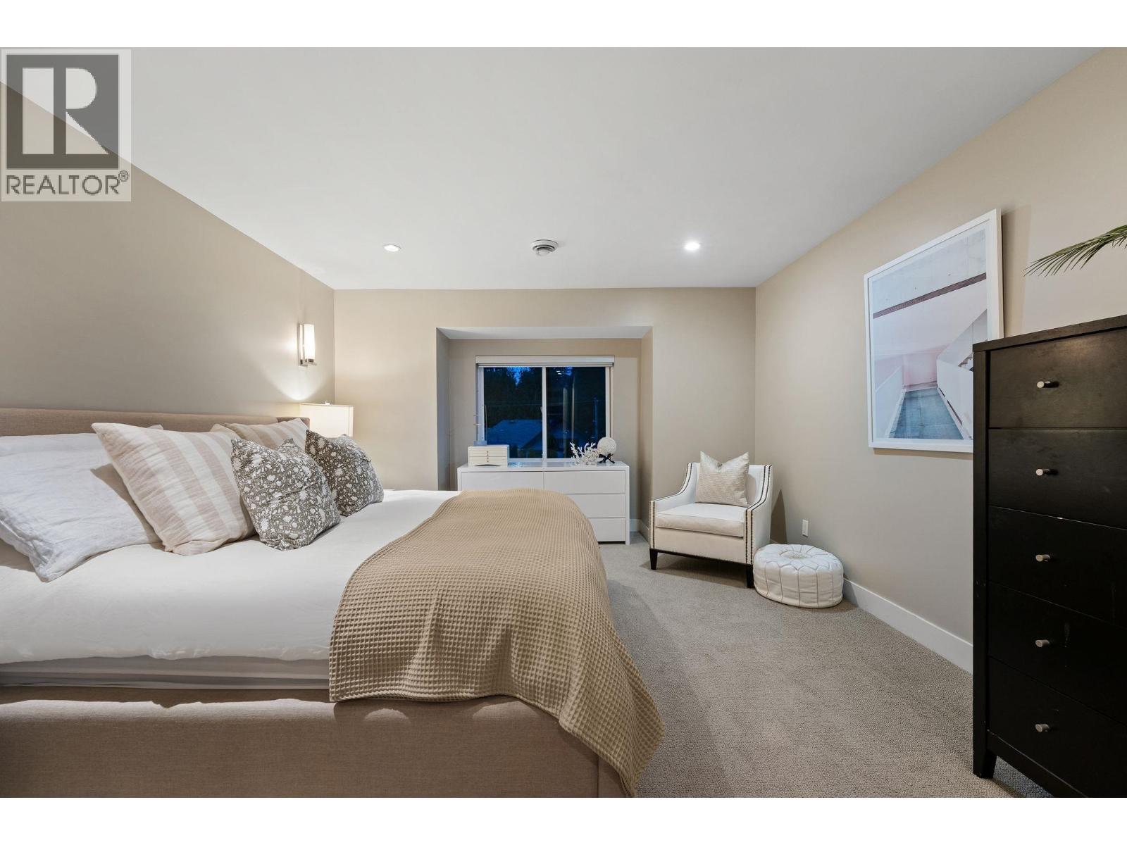 2775 LYNDENE ROAD, North Vancouver