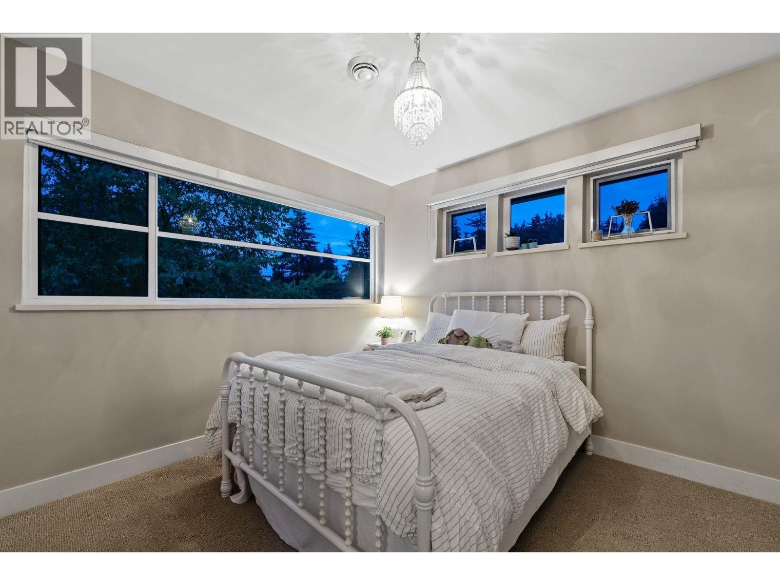2775 LYNDENE ROAD, North Vancouver