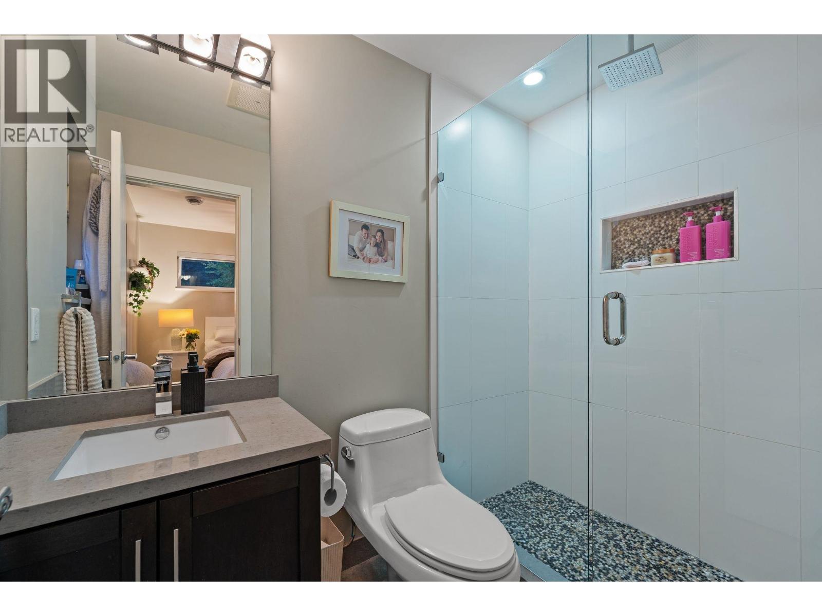 2775 LYNDENE ROAD, North Vancouver