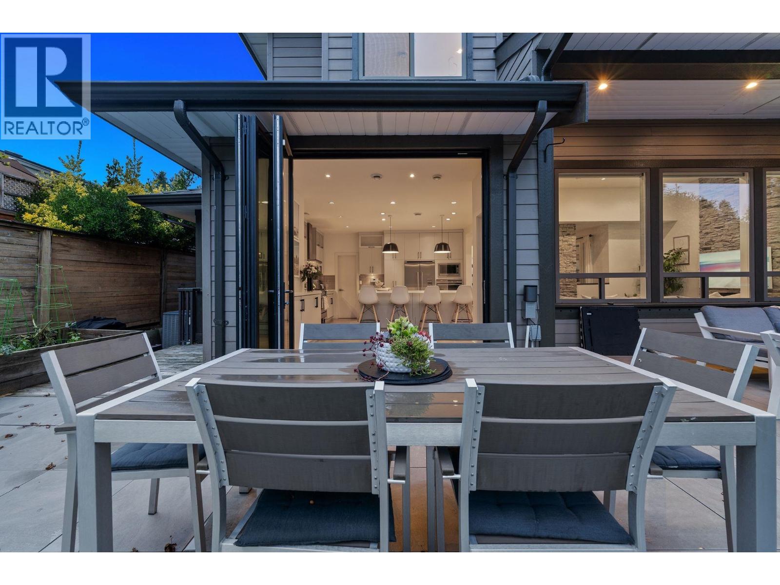 2775 LYNDENE ROAD, North Vancouver