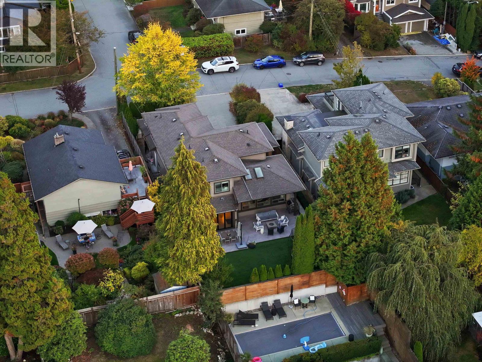 2775 LYNDENE ROAD, North Vancouver