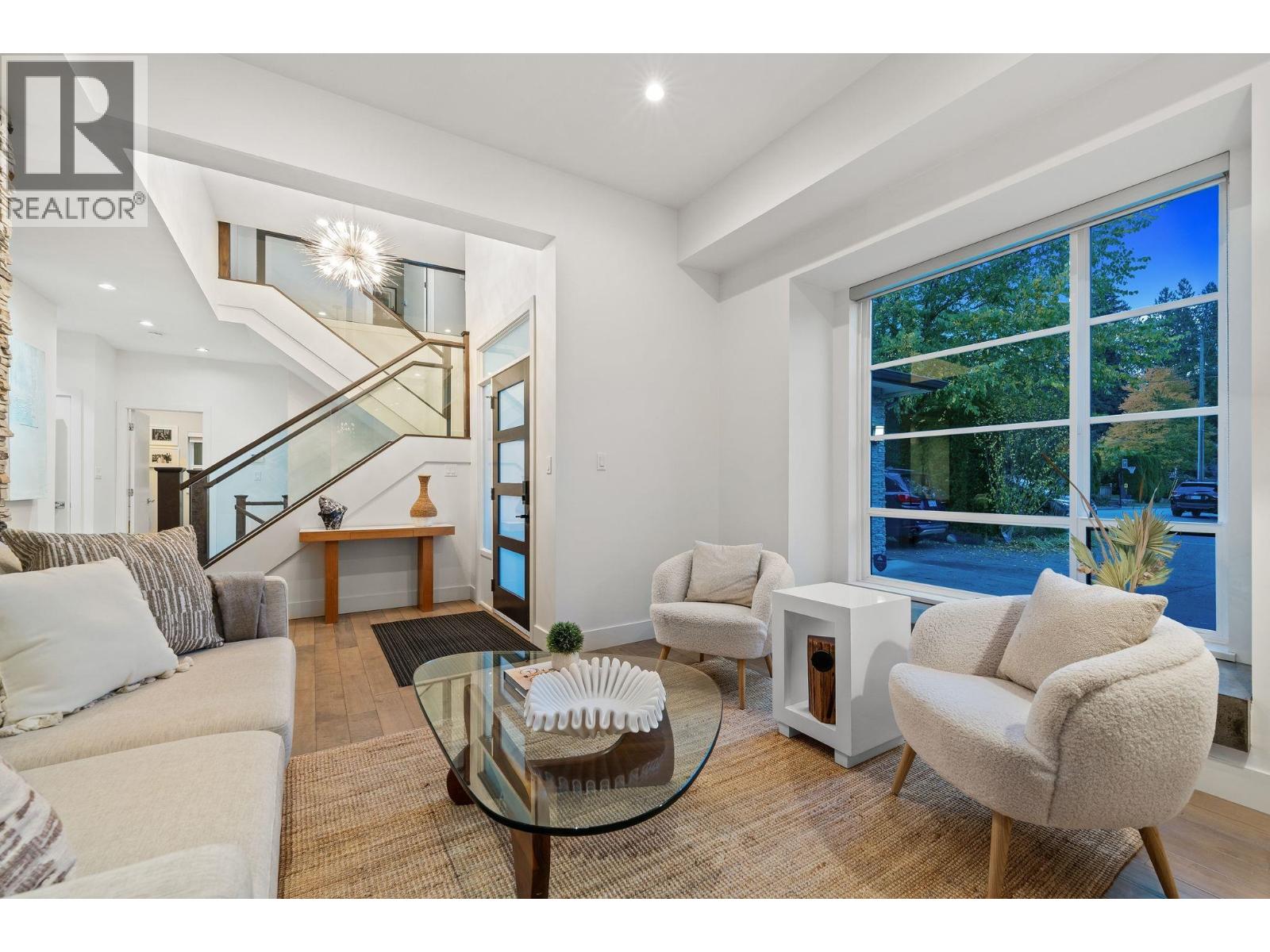 2775 LYNDENE ROAD, North Vancouver
