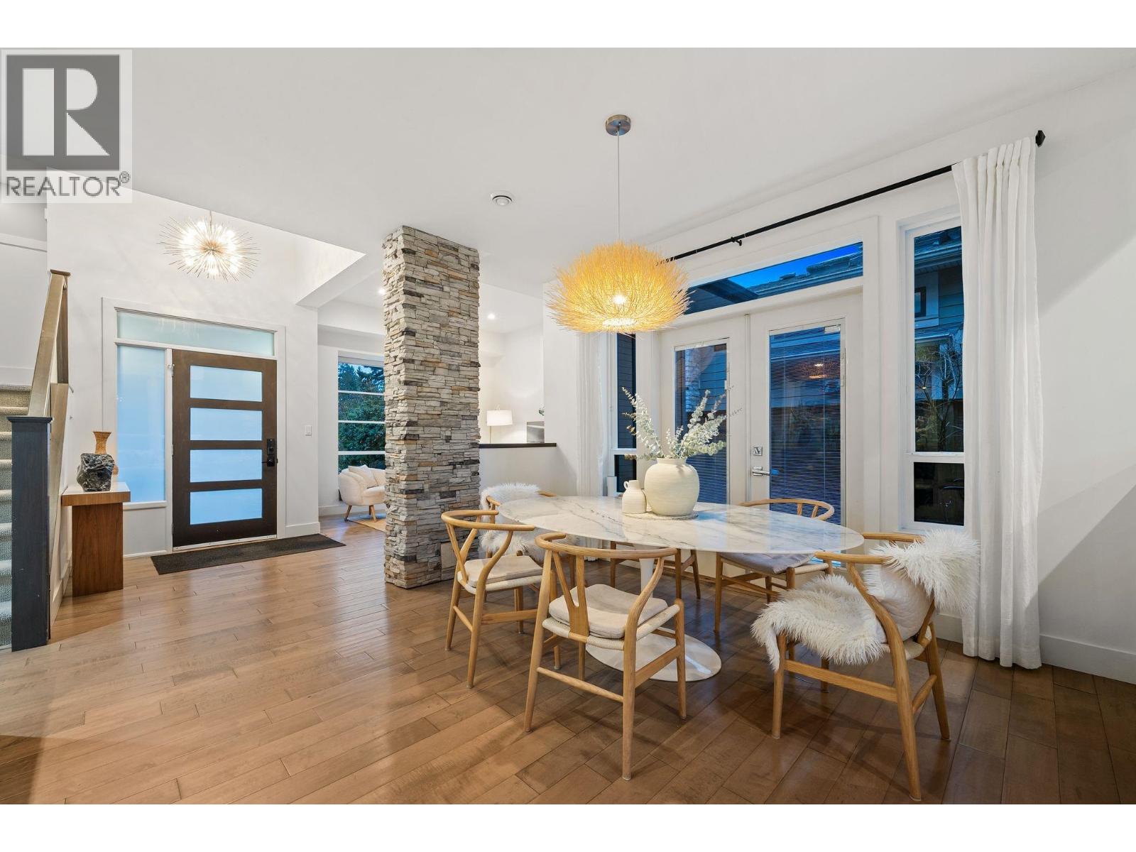 2775 LYNDENE ROAD, North Vancouver