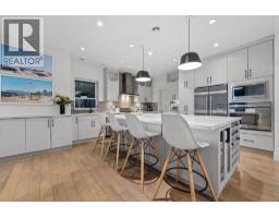 2775 Lyndene Road, North Vancouver, BC V7R1E2 Photo 11