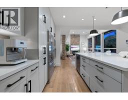 2775 Lyndene Road, North Vancouver, BC V7R1E2 Photo 15