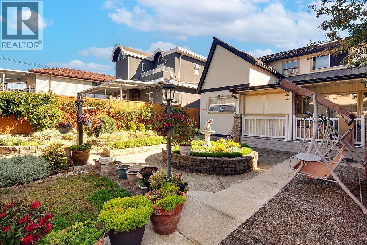 7495 CULLODEN STREET, Vancouver