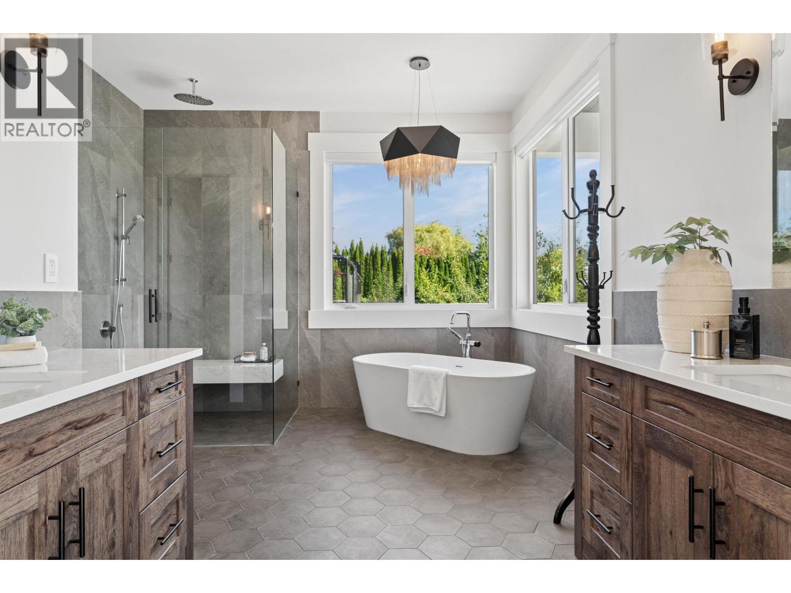7628 STEVESTON HIGHWAY, Richmond