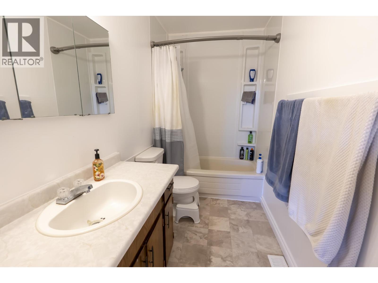 2898 E VICTORIA STREET - 14