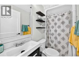 553 Macewan Drive NW - photo 32