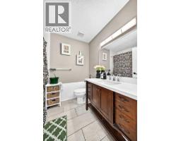 553 Macewan Drive NW - photo 23