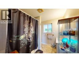 4871 Stewart Road, 108 Mile Ranch, BC V0K2Z0 Photo 10