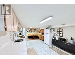 Bedroom - 231 Rosemount Avenue, Toronto, ON M6H2N2 Photo 6