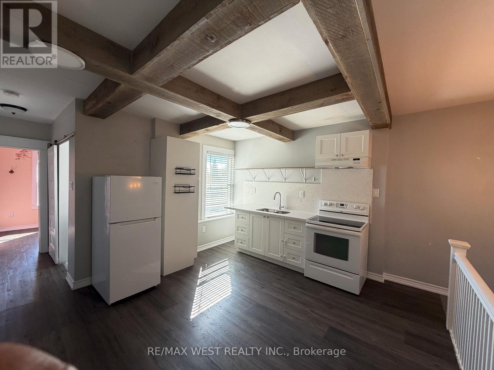 231 ROSEMOUNT AVENUE - 9