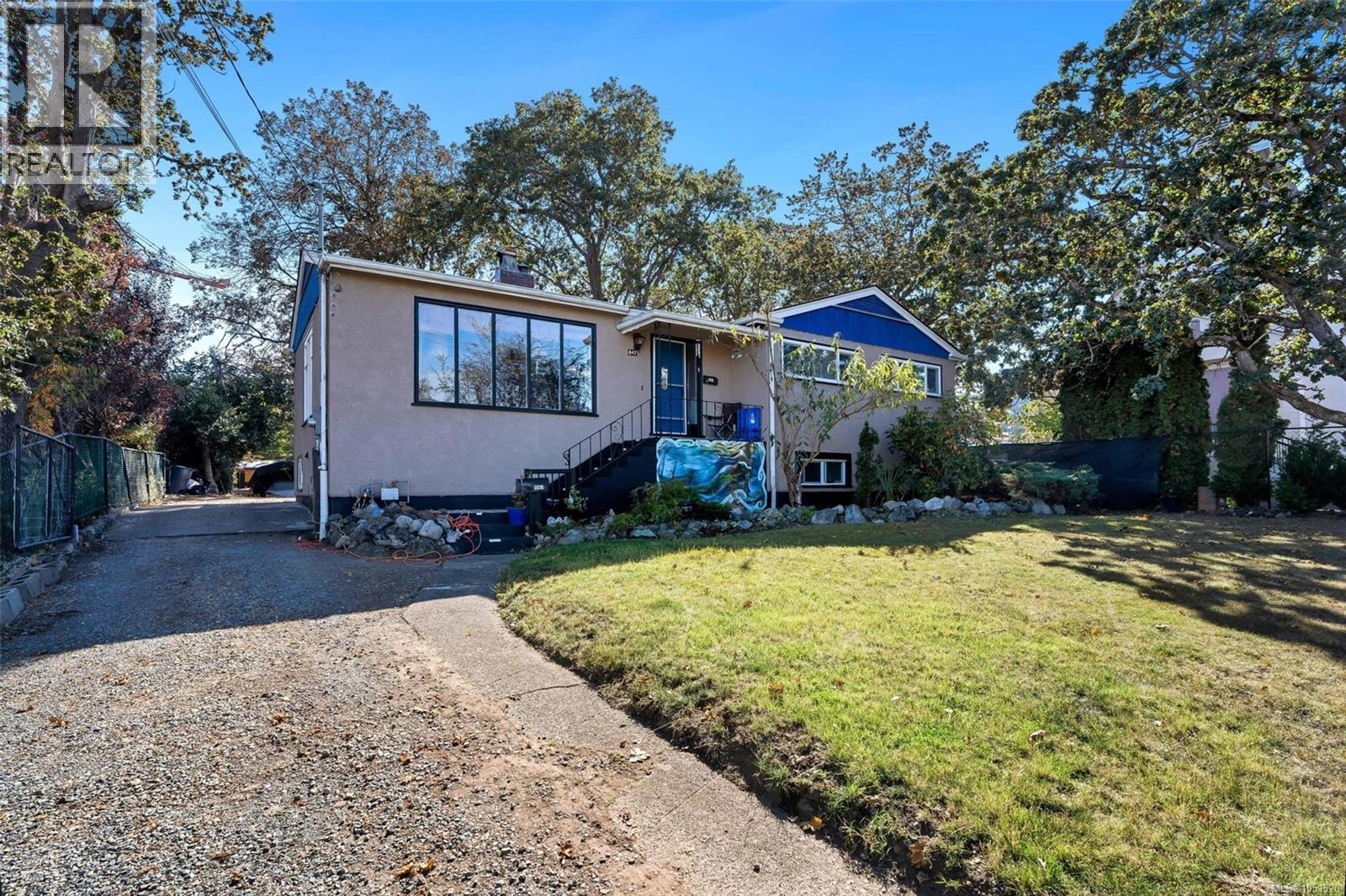 847 Old Esquimalt Rd - 1