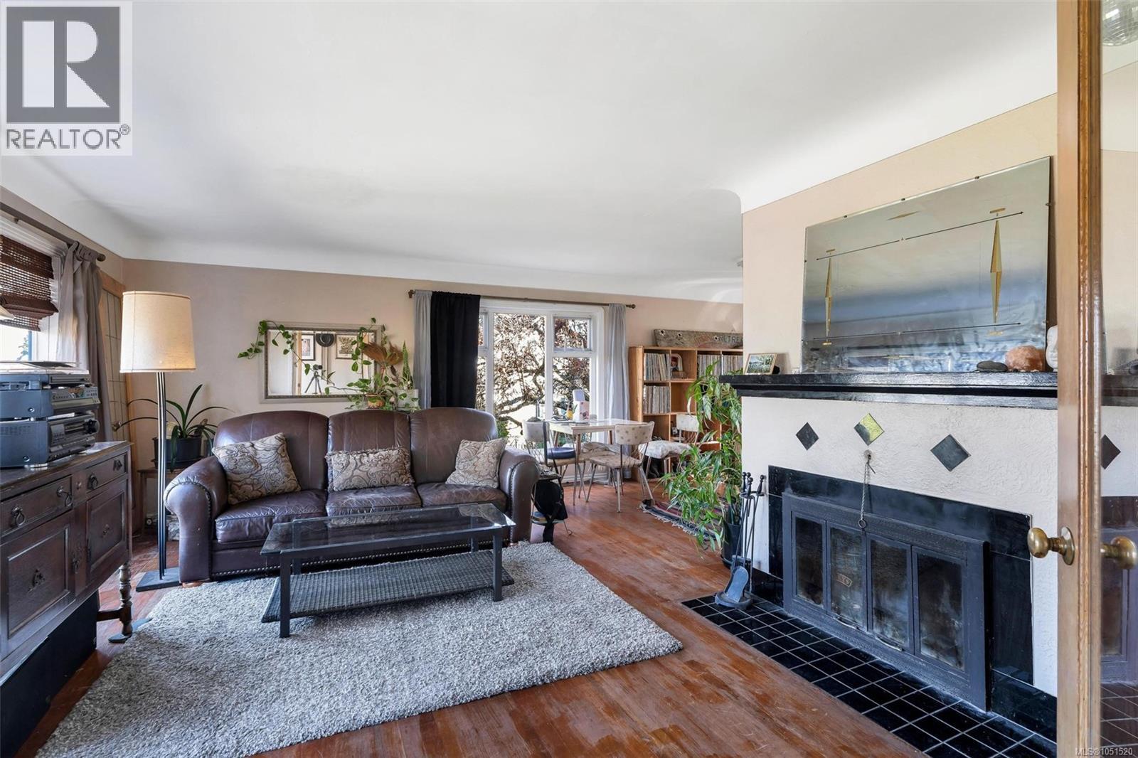 847 Old Esquimalt Rd - 6