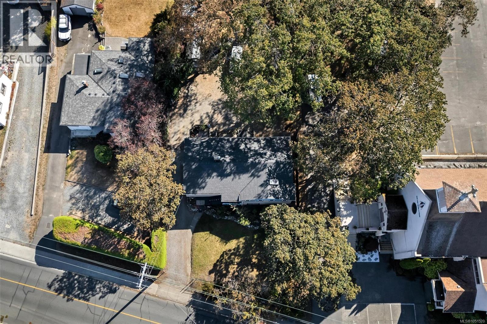 847 Old Esquimalt Rd - Image 50