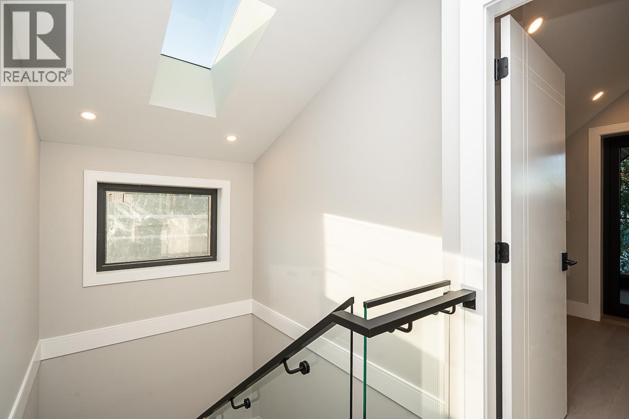 2 4579 W 11TH AVE AVENUE, Vancouver - Image 1