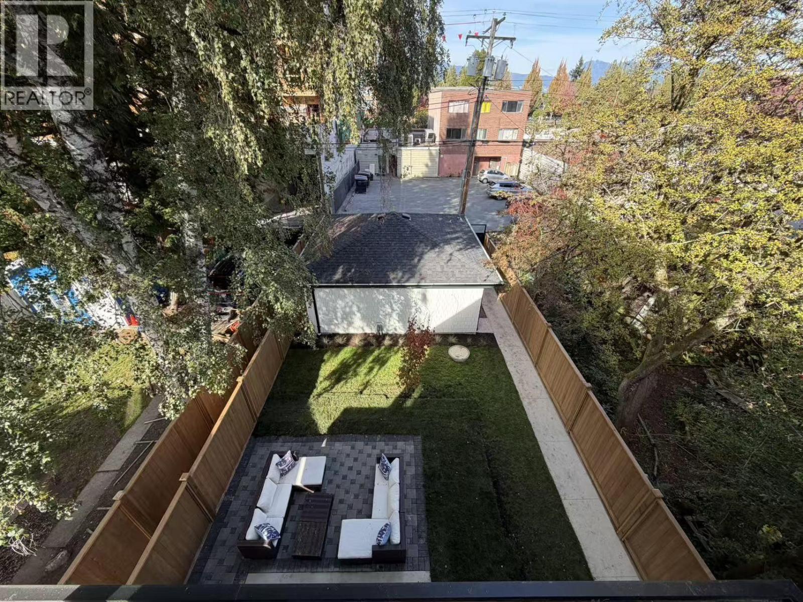 2 4579 W 11TH AVE AVENUE, Vancouver - Image 1