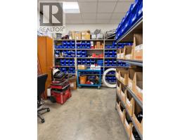 831 Shamrock St, Saanich, BC V8X2V1 Photo 6