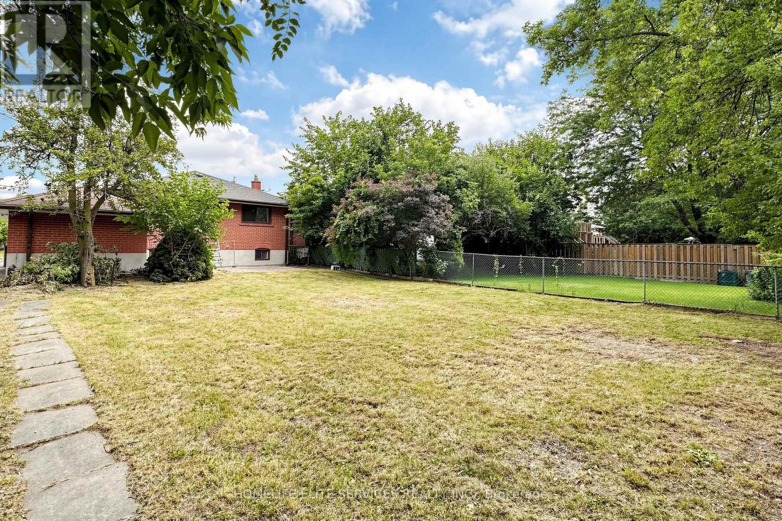 76 Gooderham Drive, Toronto, ON photo 48