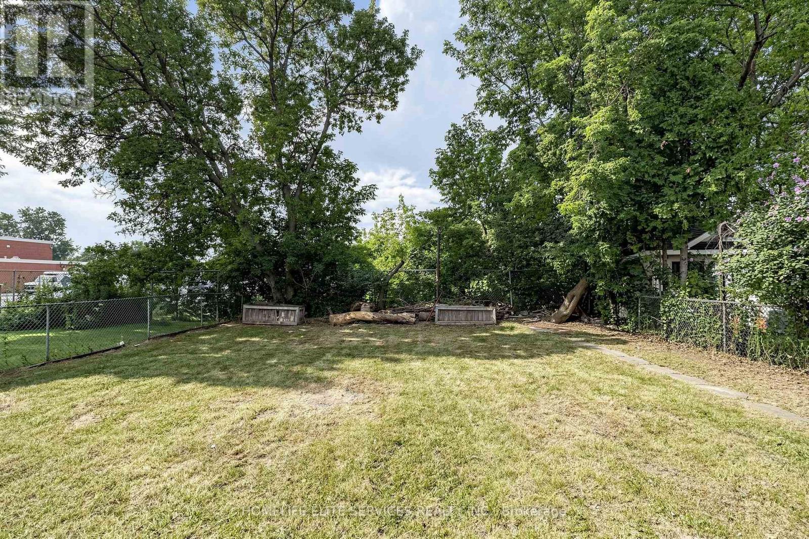 76 GOODERHAM DRIVE - 50