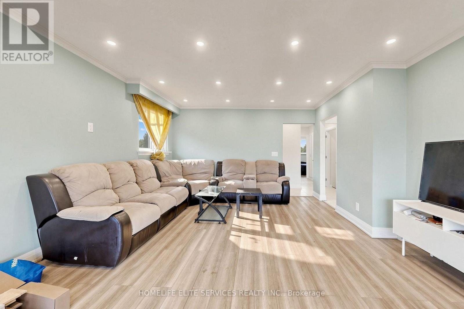 76 Gooderham Drive, Toronto, ON photo 8