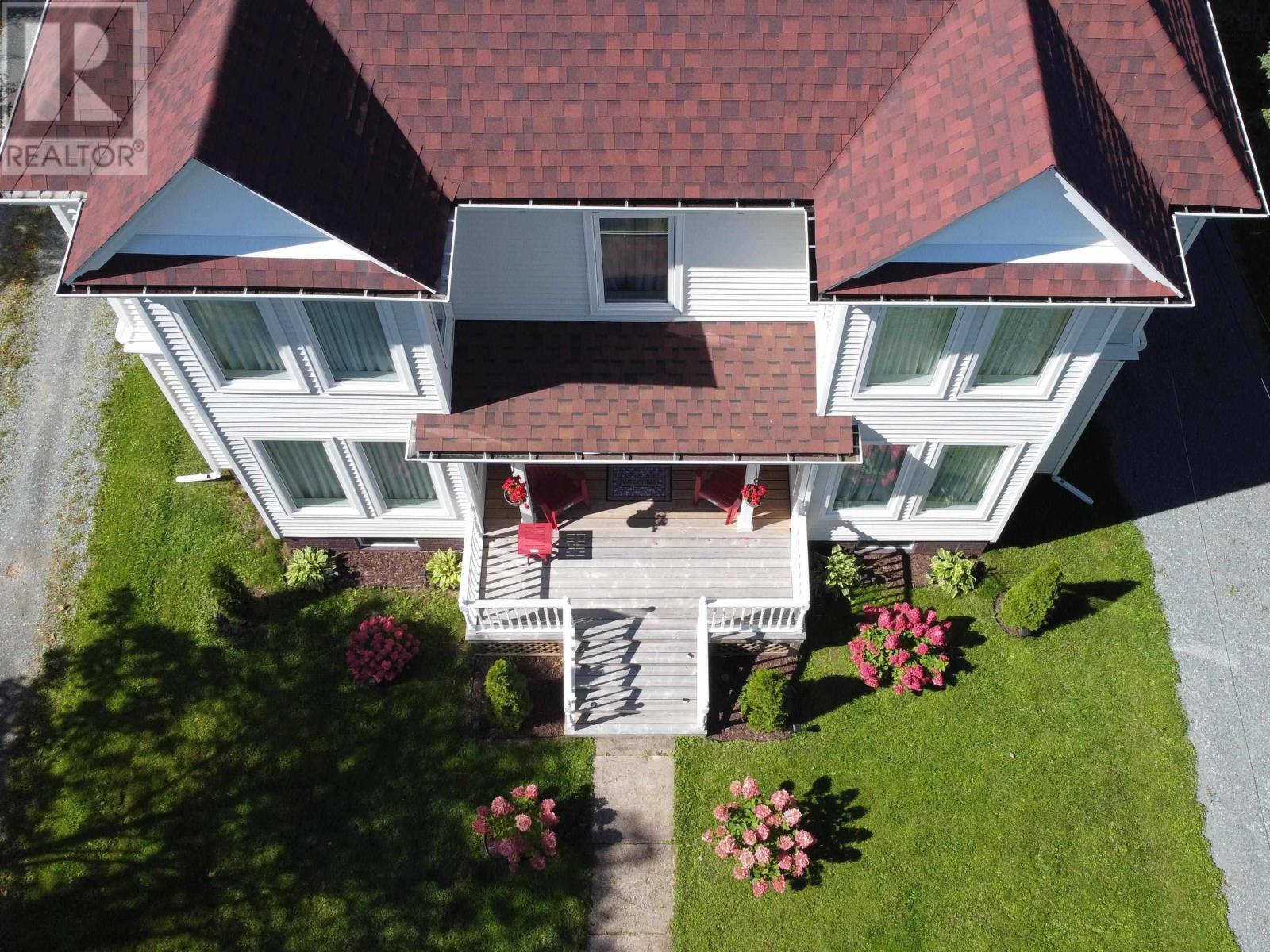 2790 Highway 2 - 37