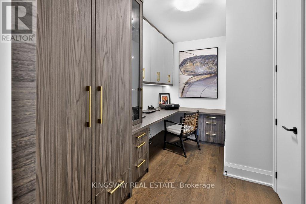 #301 55 PORT STREET E - 14