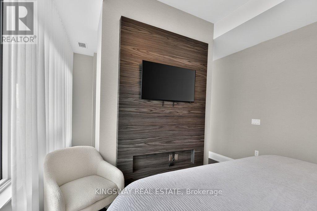 #301 55 PORT STREET E - 18