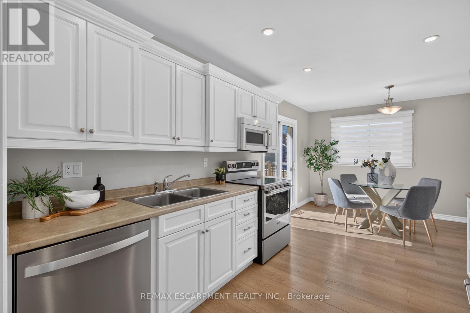 7 Fern Avenue, Hamilton, ON photo 13