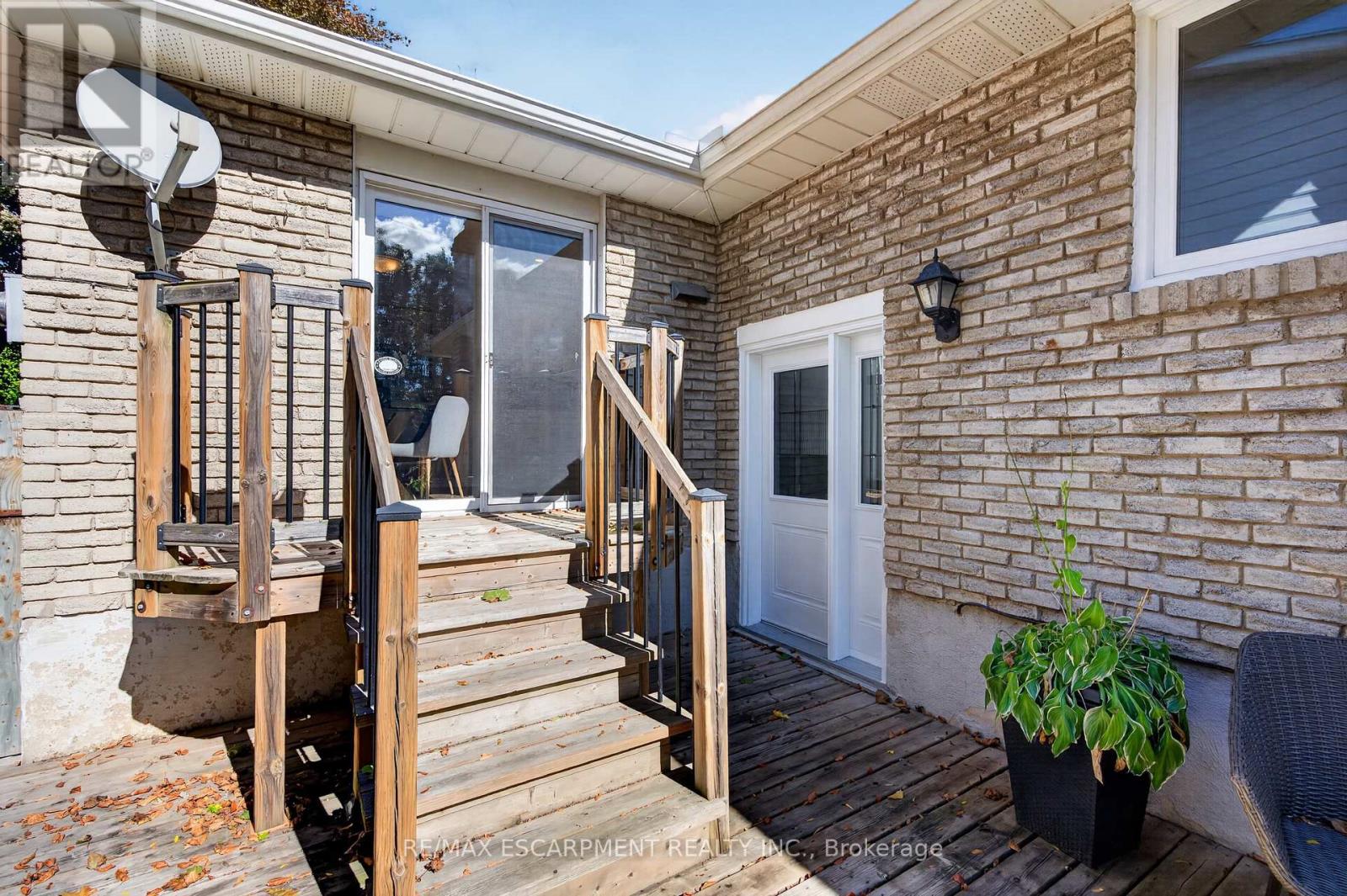 7 Fern Avenue, Hamilton, ON photo 43