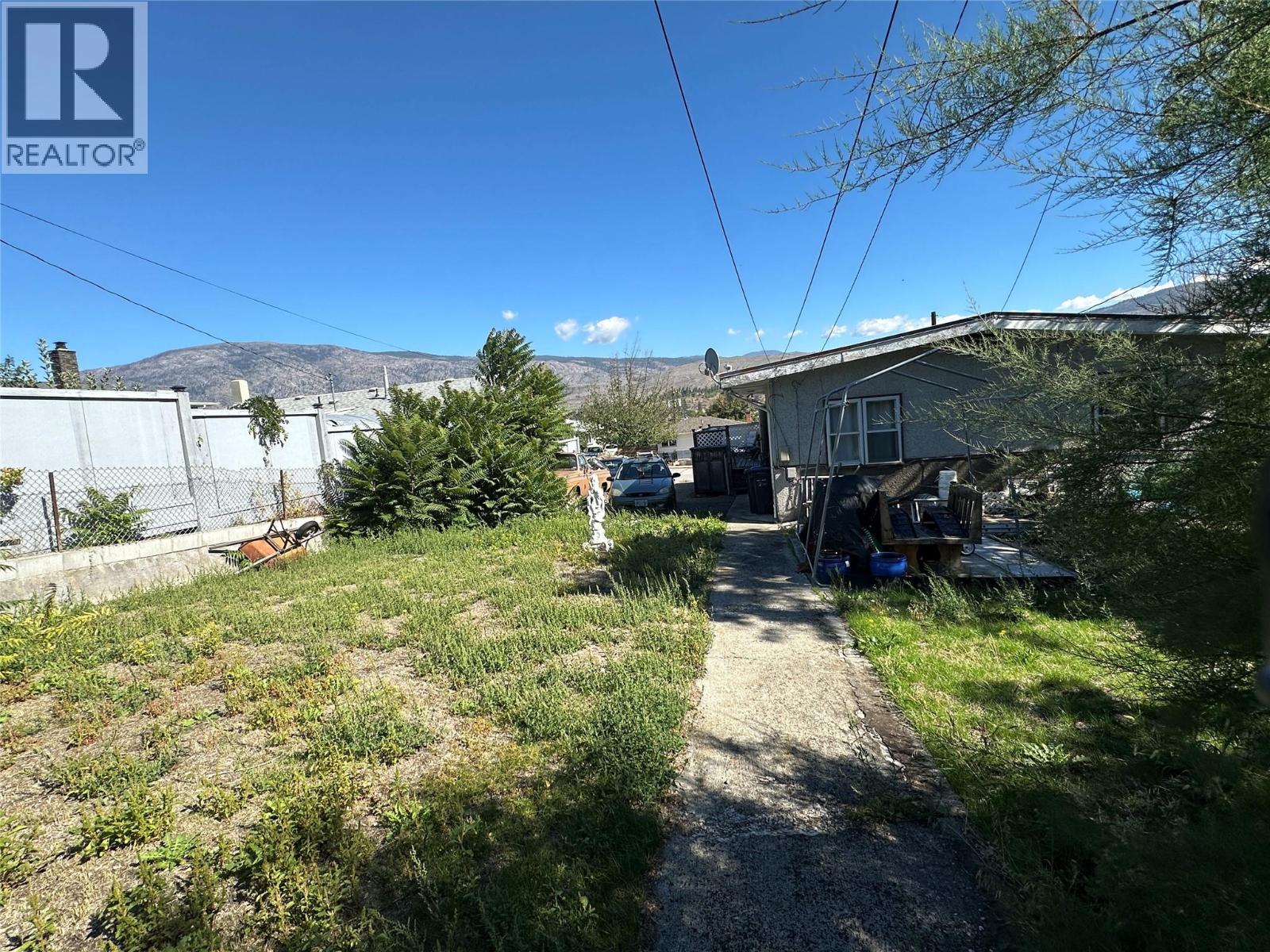 5952 Okanagan Street - 20