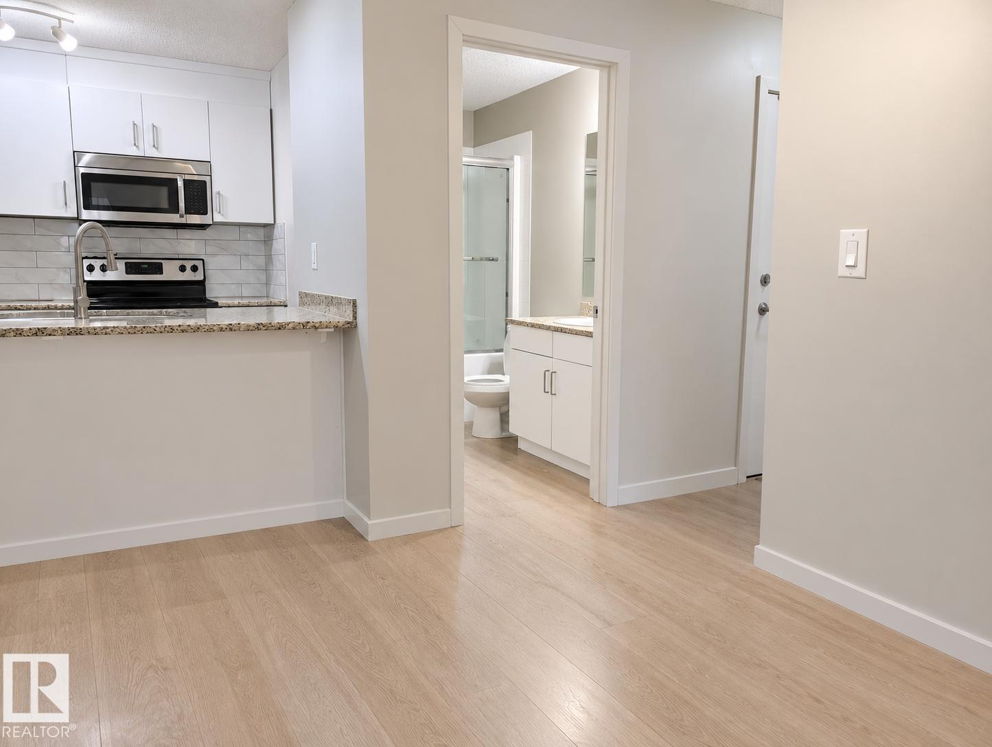 #127 5515 7 AV SW - Image 4