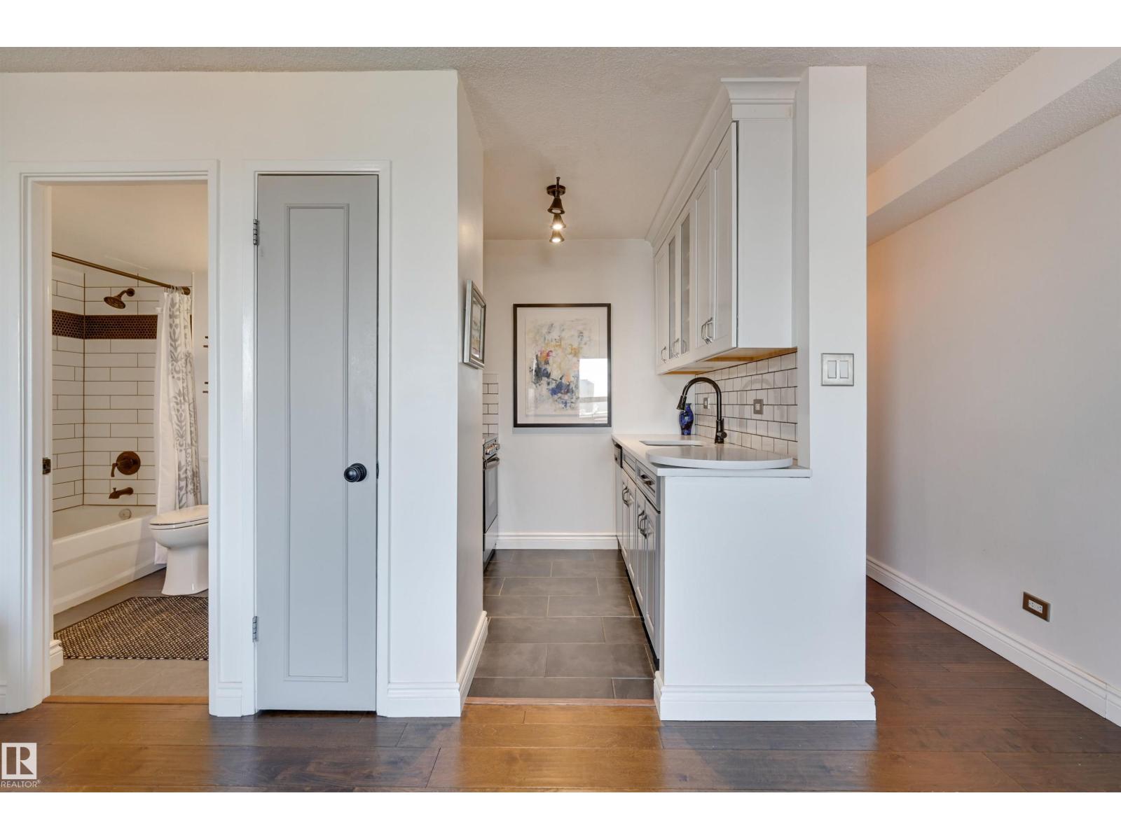 #1505 10140 120 ST NW - 12