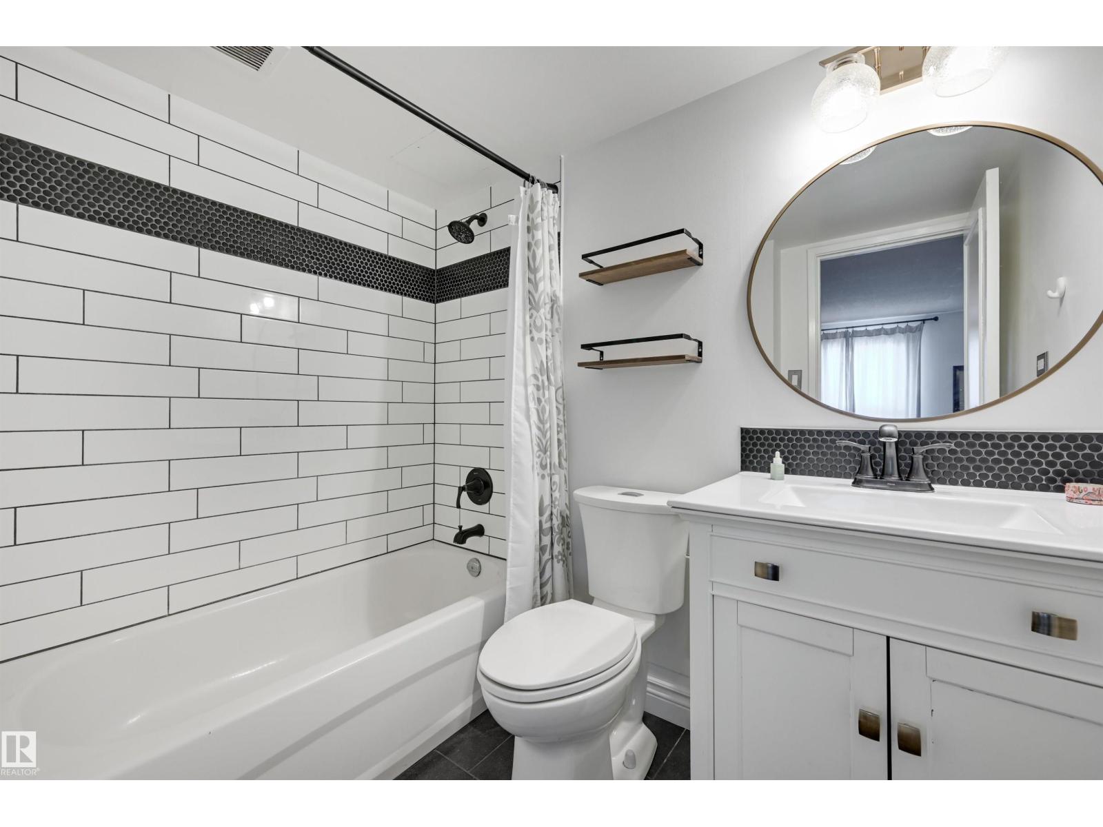 #1505 10140 120 ST NW - 18