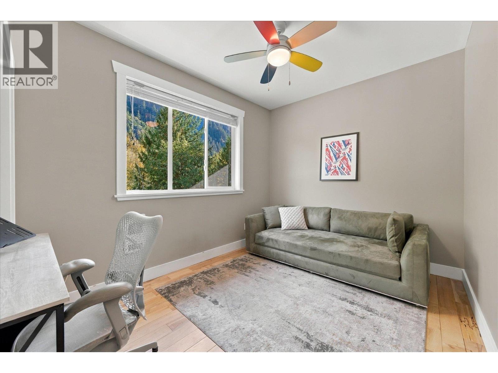 38590 WESTWAY AVENUE, Squamish