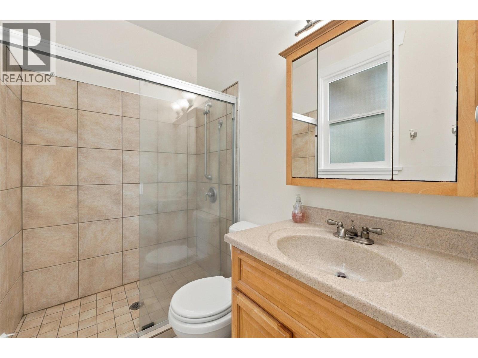 38590 WESTWAY AVENUE, Squamish