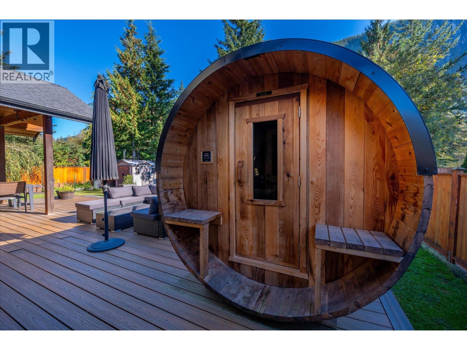 38590 WESTWAY AVENUE, Squamish