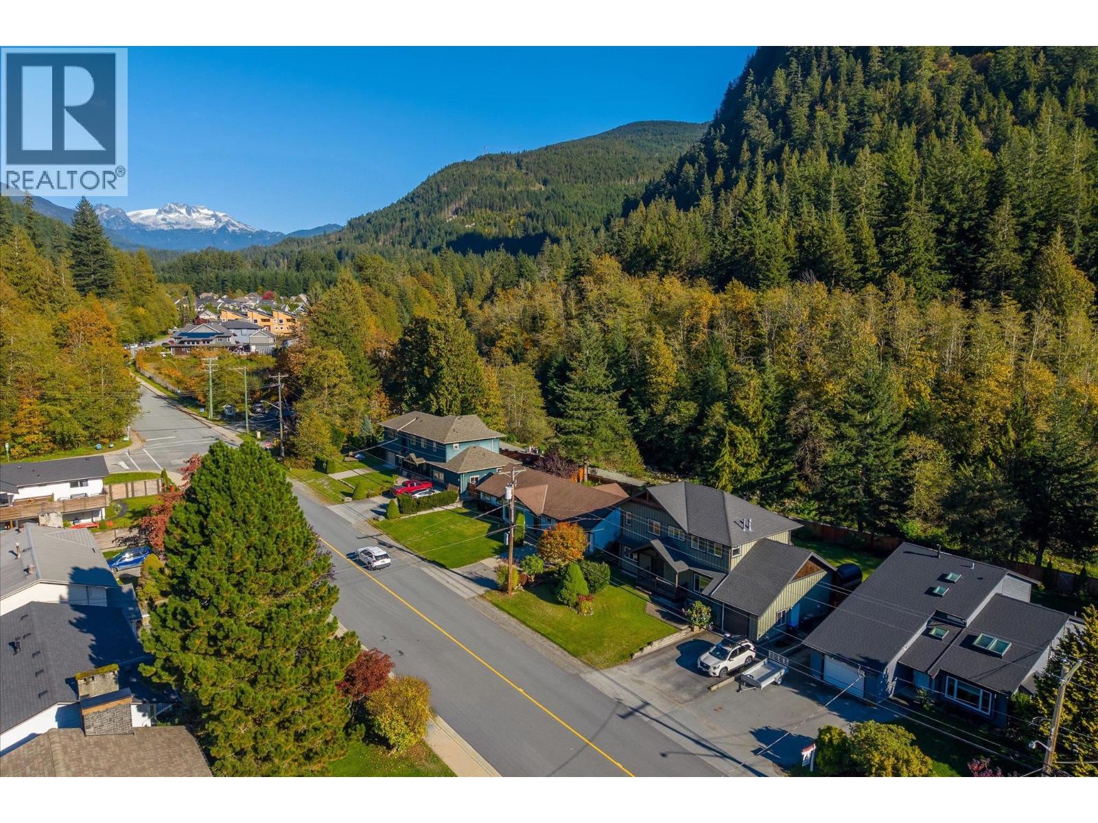38590 WESTWAY AVENUE, Squamish
