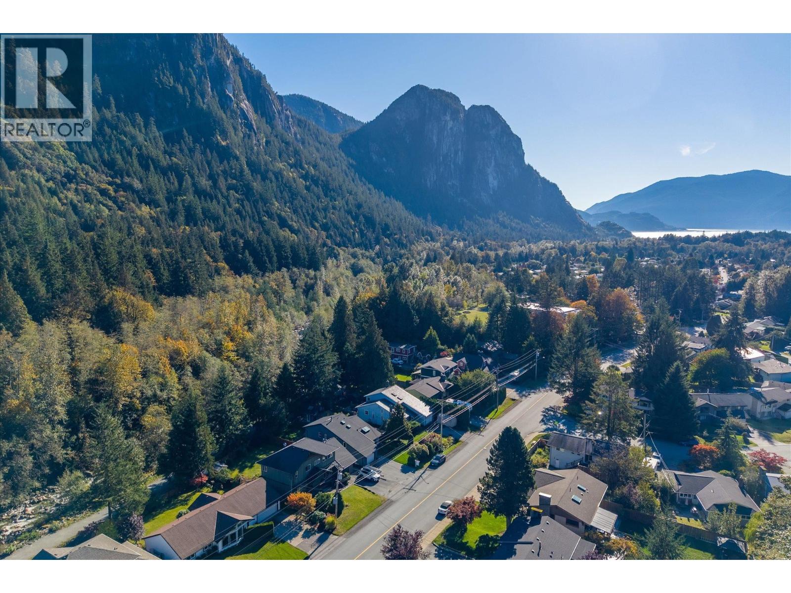 38590 WESTWAY AVENUE, Squamish