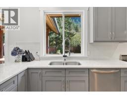 38590 Westway Avenue, Squamish, BC V8B0W4 Photo 10