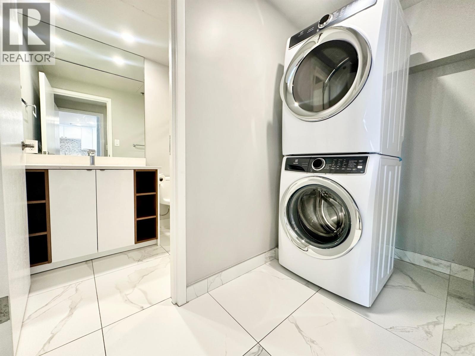2008 808 NELSON STREET, Vancouver - Image 1