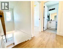 3873 Napier Street, Vancouver, BC V5C3E6 Photo 9