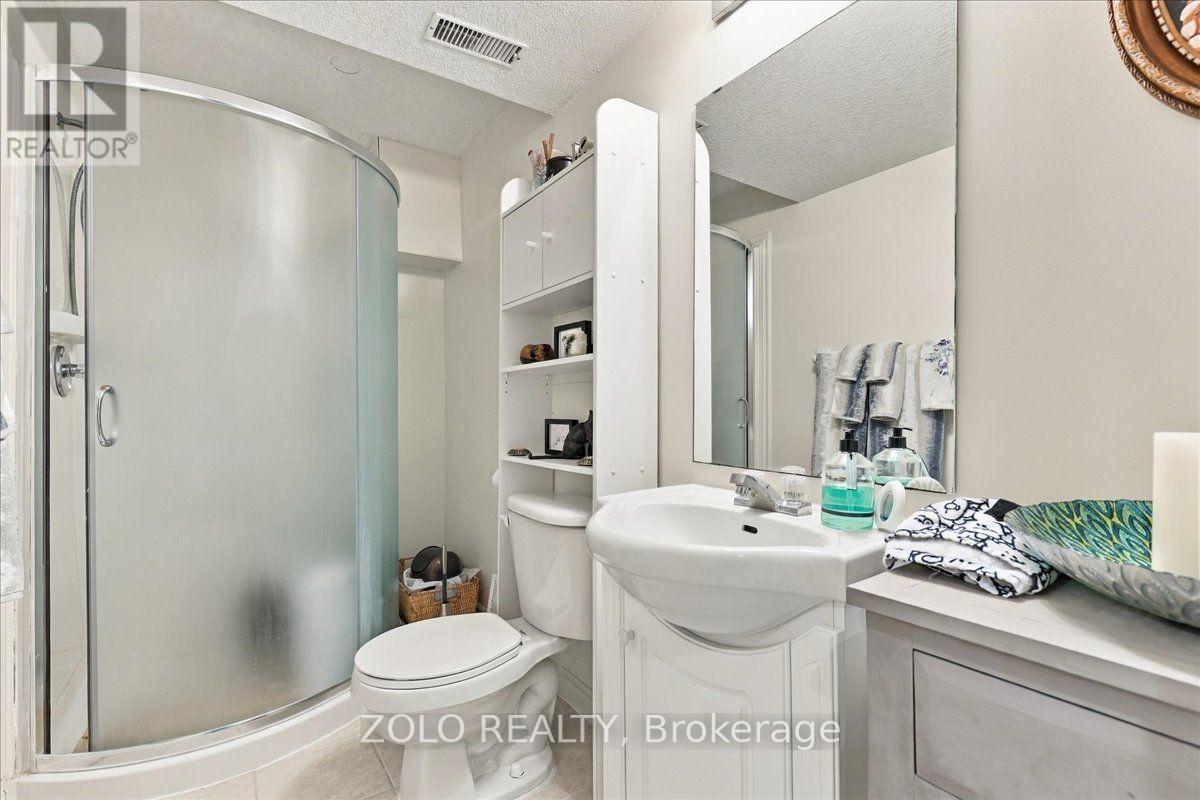 401 HIDDEN CREEK DRIVE - 34